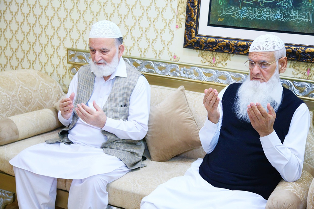 Dr-Hassan Qadri meeting with Peer Habeeb ullah Shah