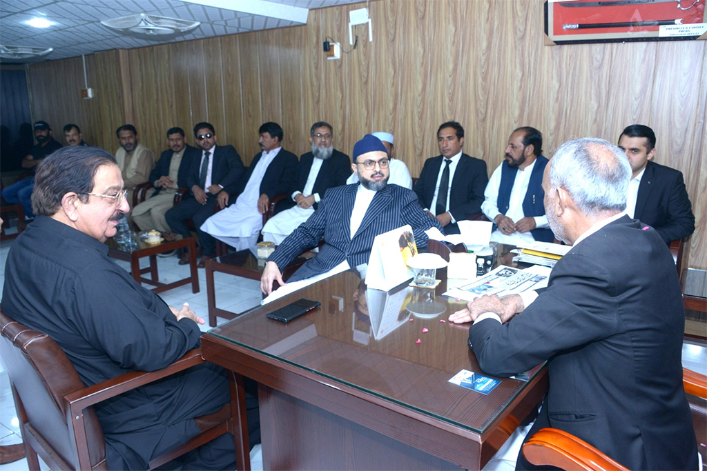 Dr Hassan Qadri meeting with President Peshawar High Court Bar Fida Gul in his office