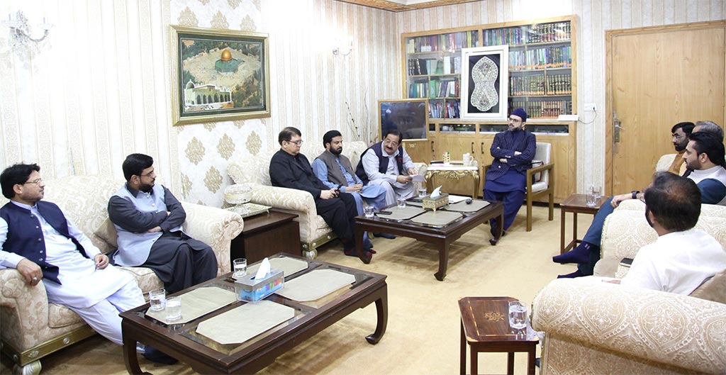 Dr Hassan Qadri meeting with Senior Members of Markaz Minhaj ul Quran