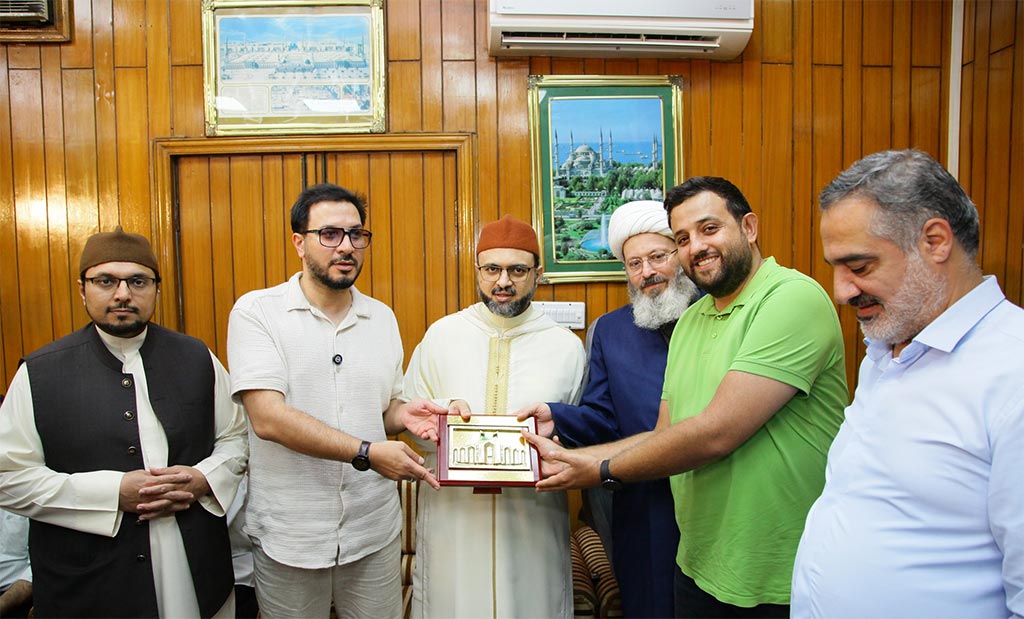 Dr Hassan Qadri met with Iraini Qurra