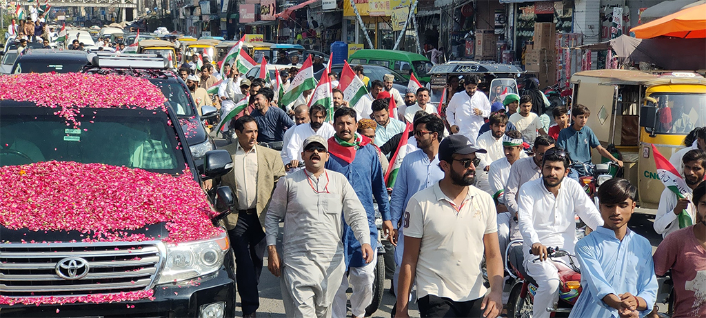 Dr Hassan Qadri received warm welcome on his arrival at Sheikhupura