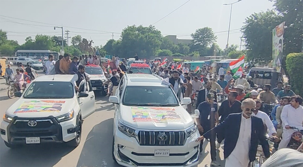 Dr Hassan Qadri received warm welcome on his arrival at Sheikhupura