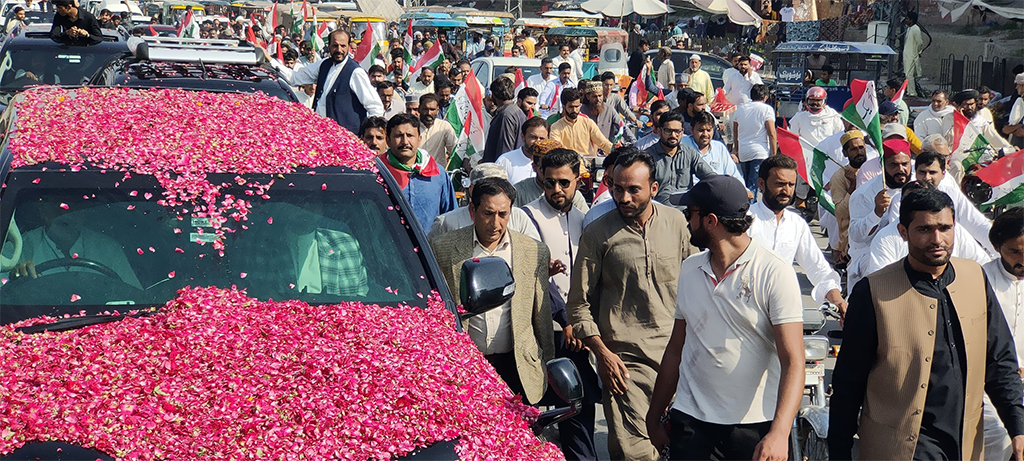 Dr Hassan Qadri received warm welcome on his arrival at Sheikhupura