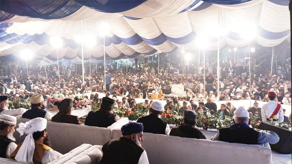 Dr Hussain Qadri addressing Speech in Urs Syed Hedayt Rasool Shah sb