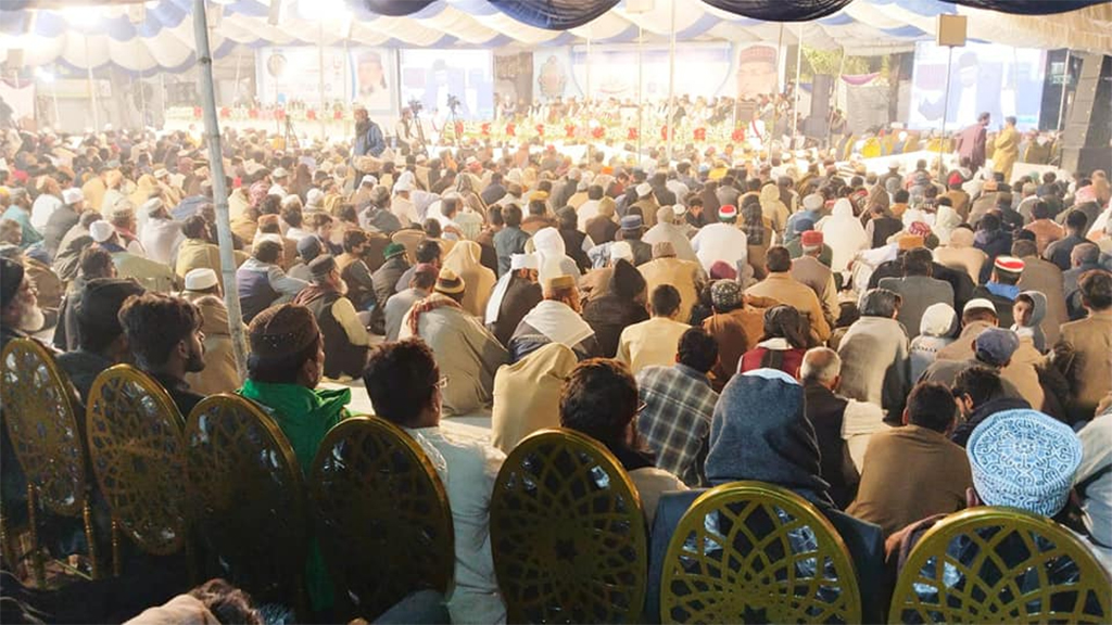 Dr Hussain Qadri addressing Speech in Urs Syed Hedayt Rasool Shah sb