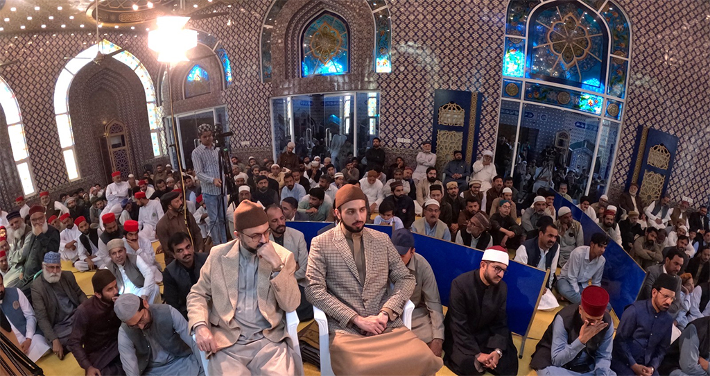 Dr-Hussain-Qadri adressing Khutba Jummah in Jamia Shaykh ul Islam