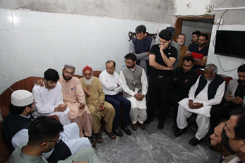 Dr Hussain Qadri expressing condolences on death of Haji Salim Qadri son