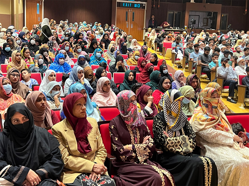 Dr Muhammad Tahir ul Qadri adressing Seerat un nabi Conference Hong Kong