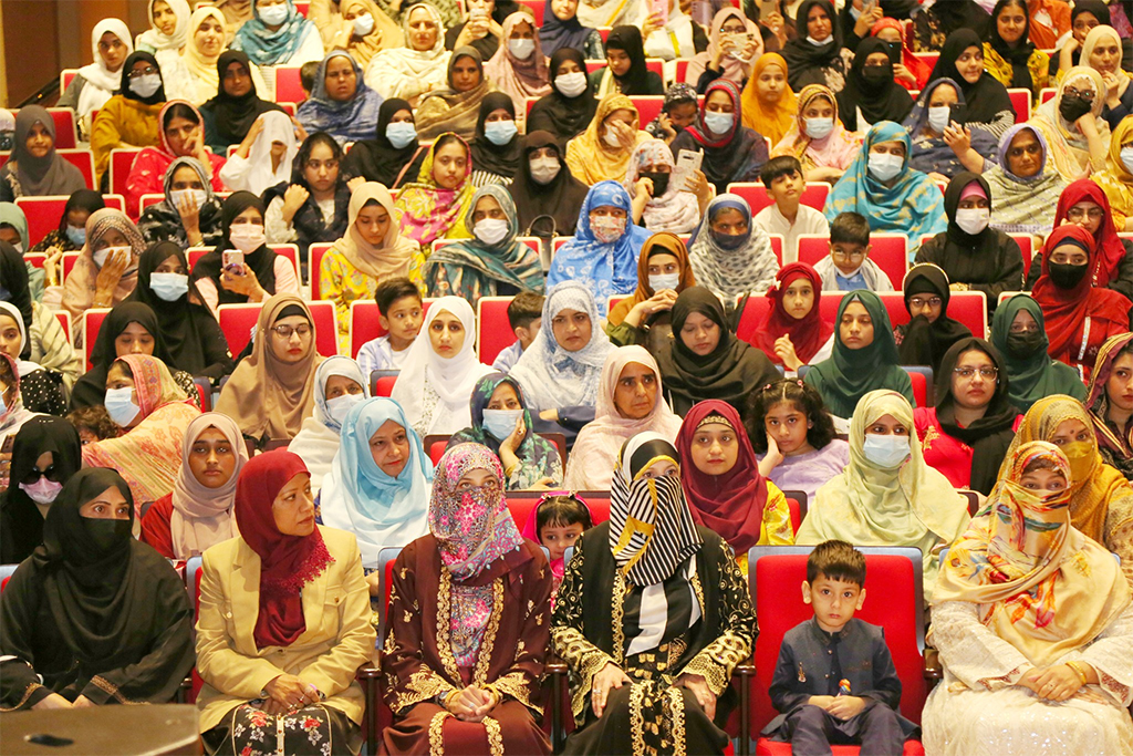 Dr Muhammad Tahir ul Qadri adressing Seerat un nabi Conference Hong Kong