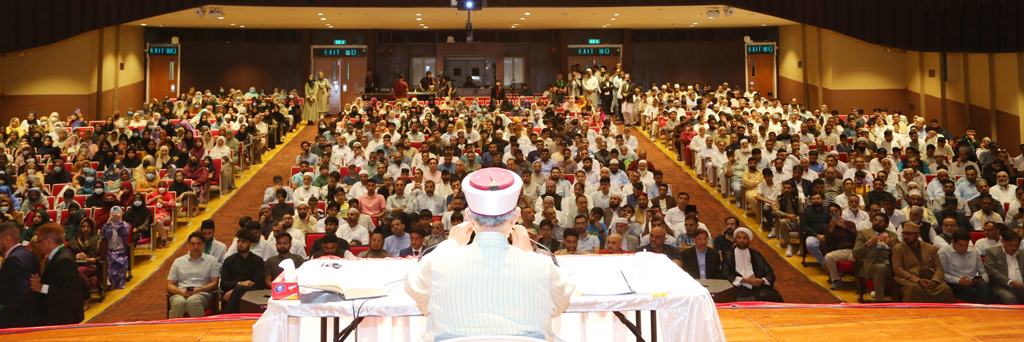 Dr Muhammad Tahir ul Qadri adressing Seerat un nabi Conference Hong Kong