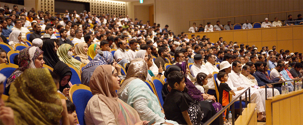 Dr Tahir ul Qadri adressess Seerat un nabi conference in Japan