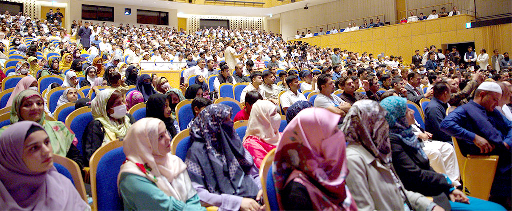 Dr Tahir ul Qadri adressess Seerat un nabi conference in Japan