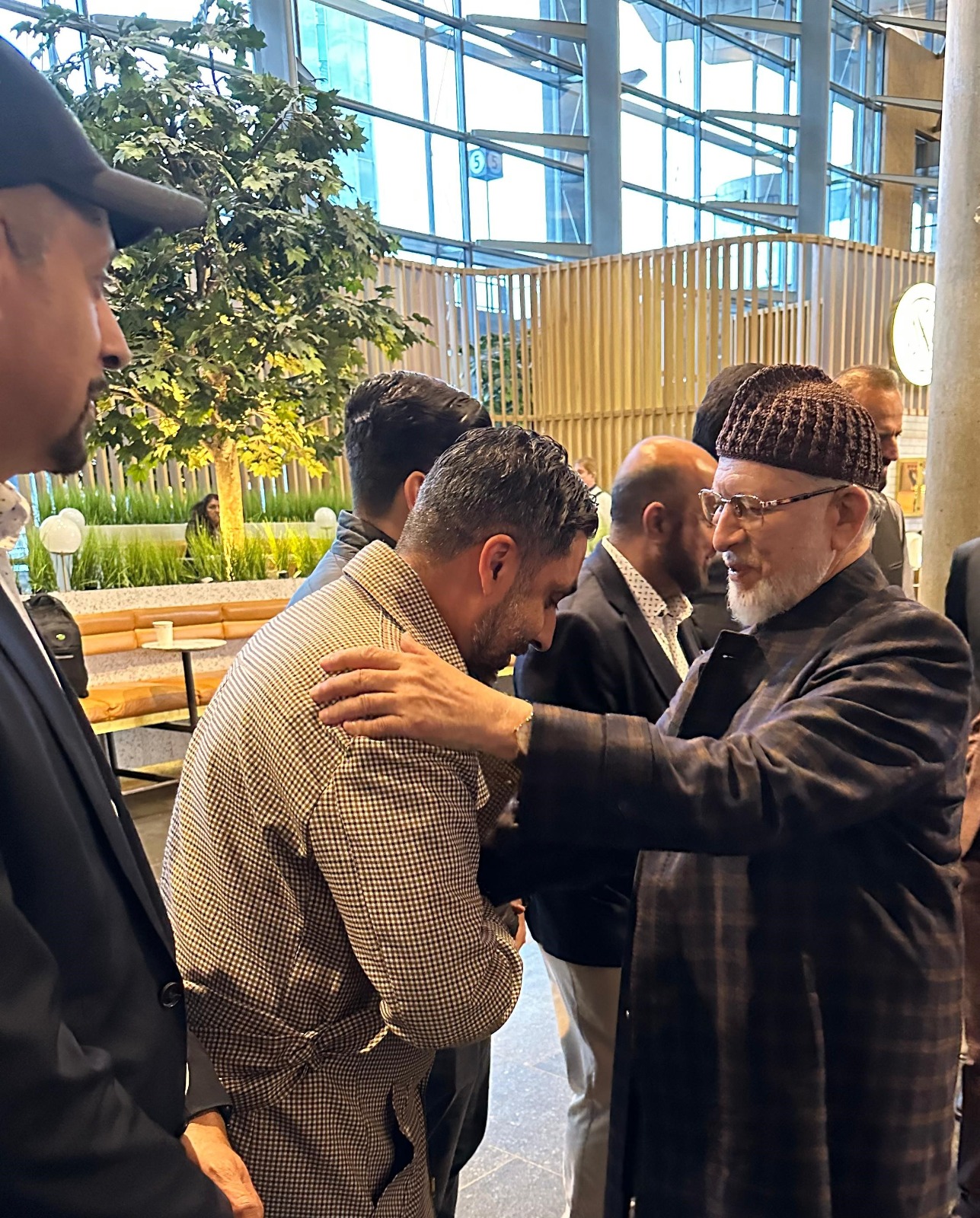 Dr Tahir ul Qadri reaches Oslo