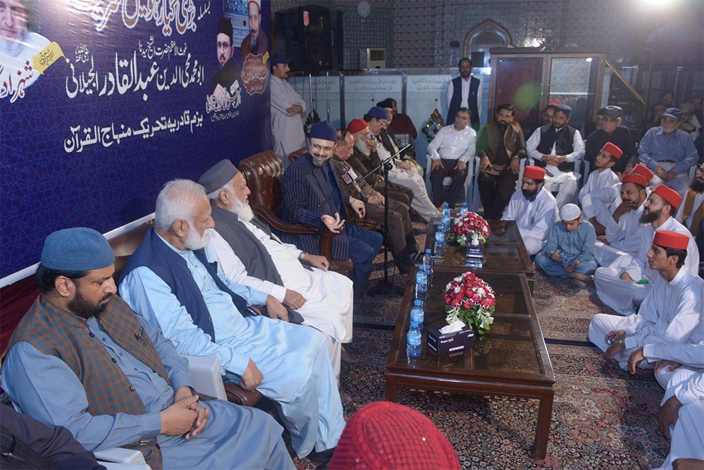 Dr hassan qadri addressing Mehfil Basilsila Bari Gyarvi Sharif in Gosha e Durood