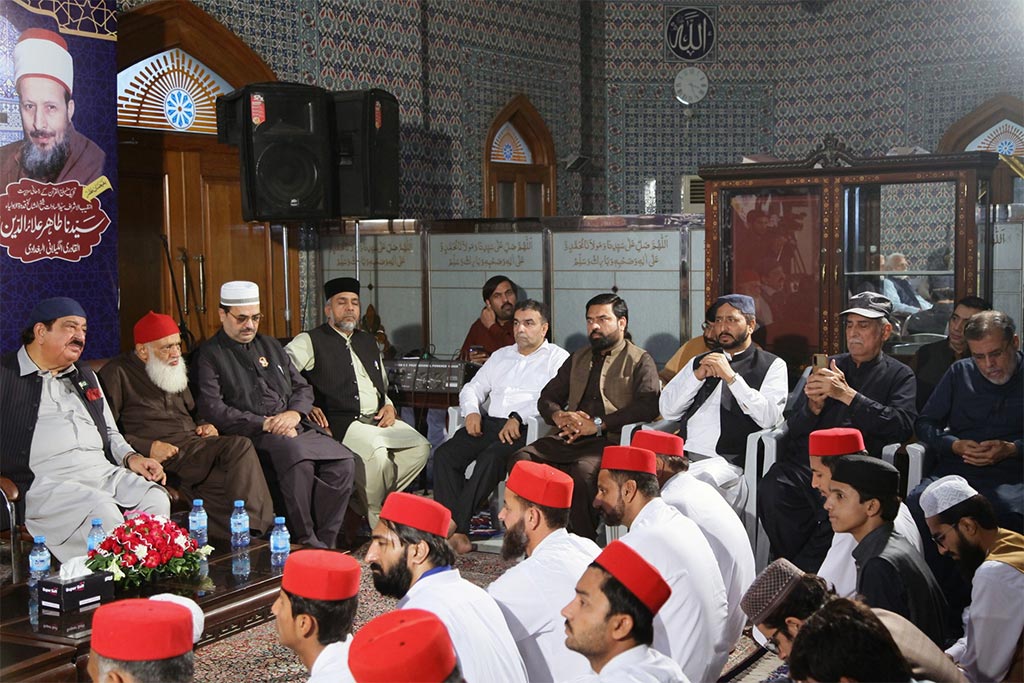 Dr hassan qadri addressing Mehfil Basilsila Bari Gyarvi Sharif in Gosha e Durood