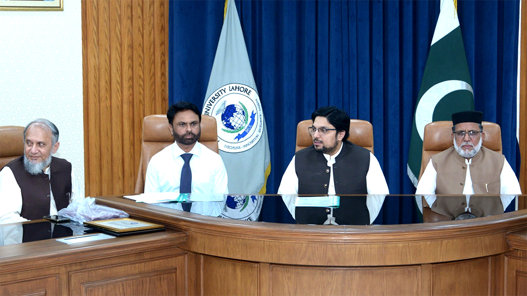 Executive members of Tahfeez ul Quran meeting with Dr Hussain Qadri