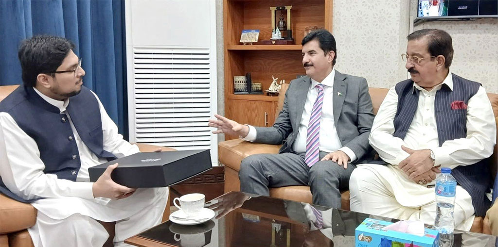 Faisal Kareem Kundi Vists MQi Secretariat and Minhaj University