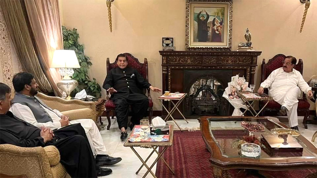 Khurram Nawaz Gandapur met with Raja Pervaiz ashraf