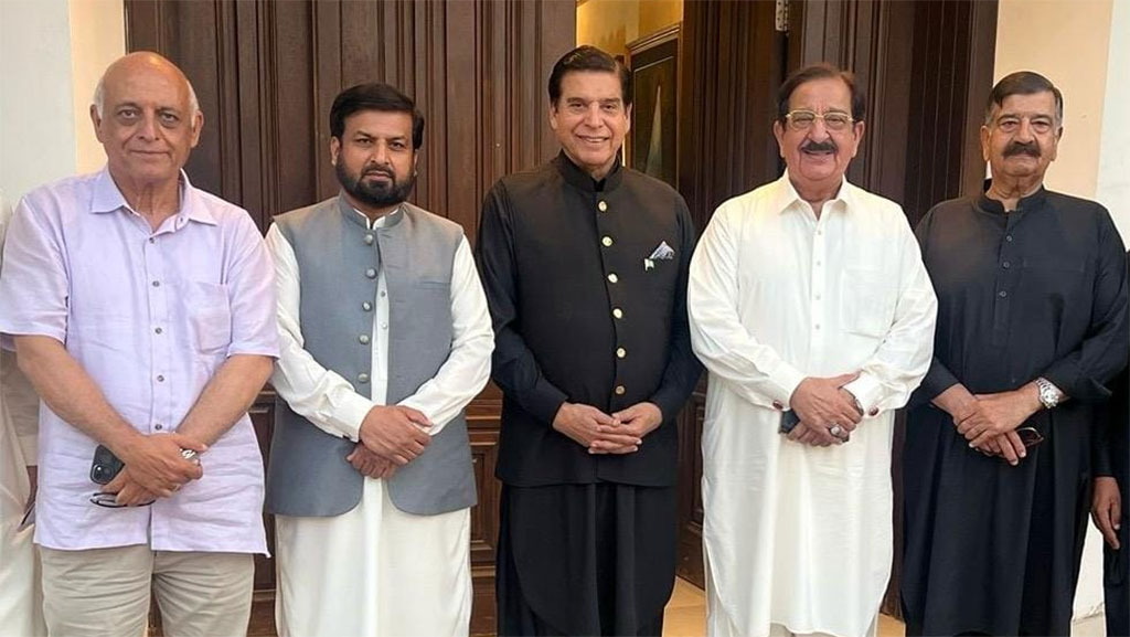 Khurram Nawaz Gandapur met with Raja Pervaiz ashraf