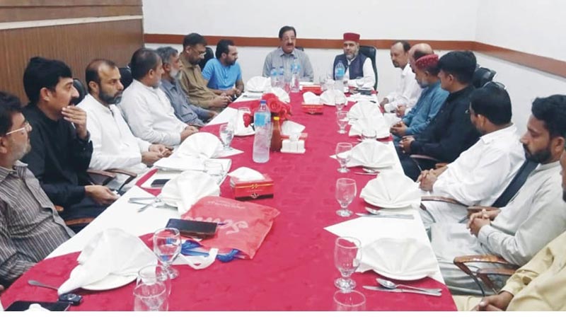 Khurran Nawaz gandapur meeting with workers of Multan