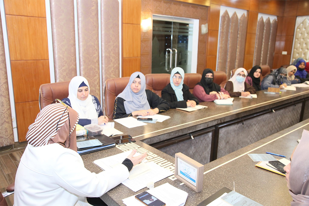 Marakaz e ilm Class under Minhaj Women Leauge