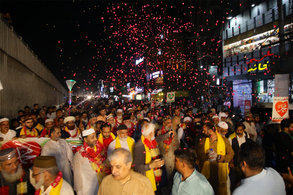 minhaj ul quran torch-bearing procession