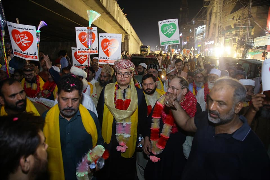 minhaj ul quran torch-bearing procession