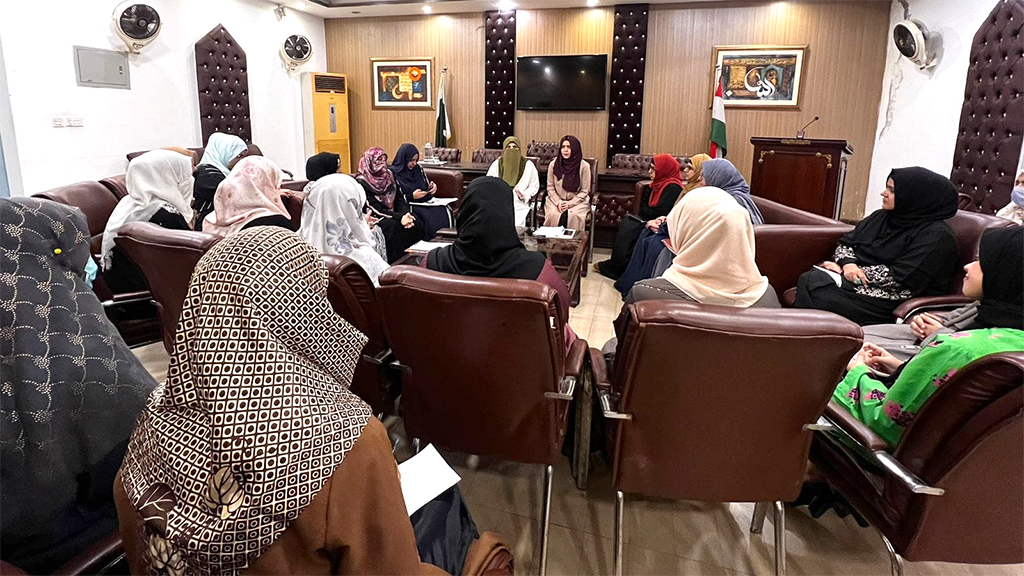 Minhaj women Leauge meeting