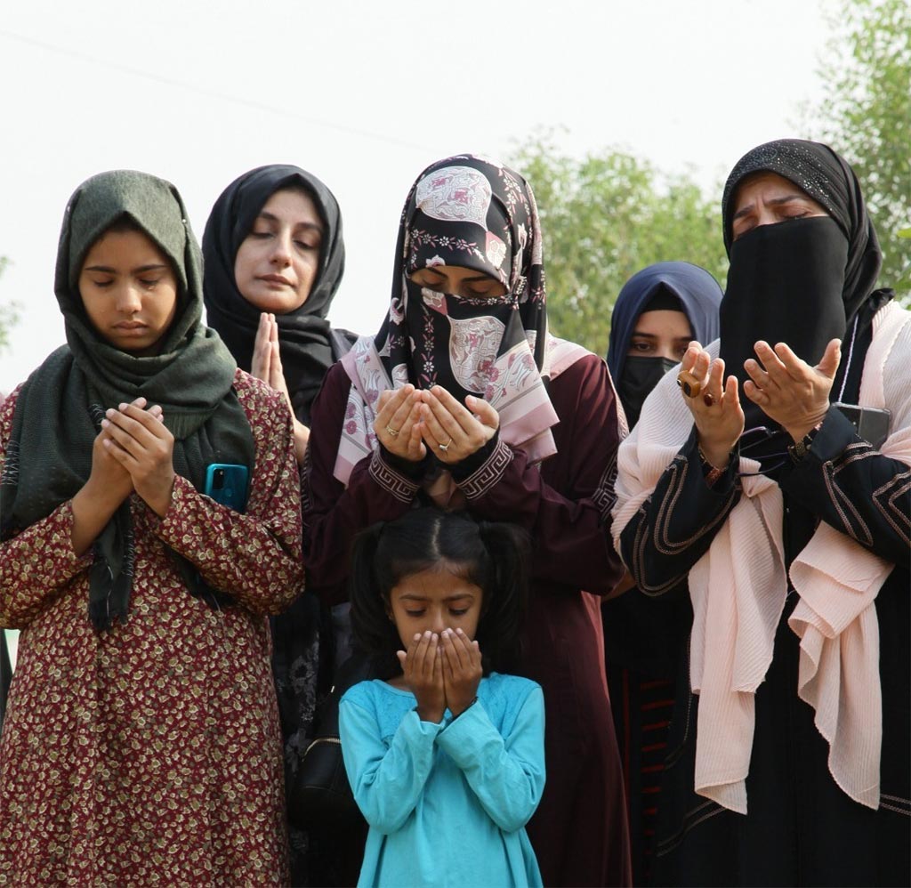 Mrs Fizza Hussain Qadri expressing condolences on death of Nazia Abdul Sattar