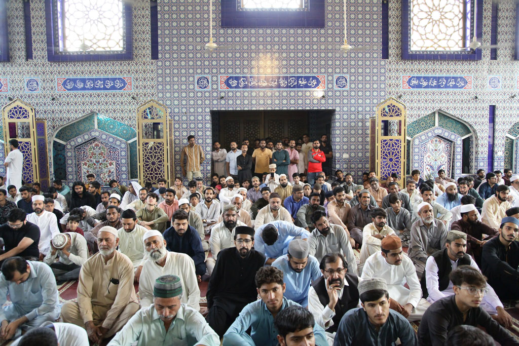 dr hussain qadri addresses friday sermon