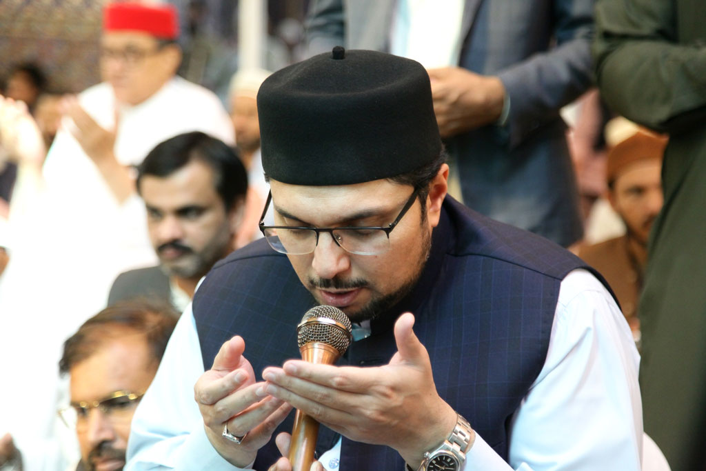 dr hussain qadri addresses friday sermon