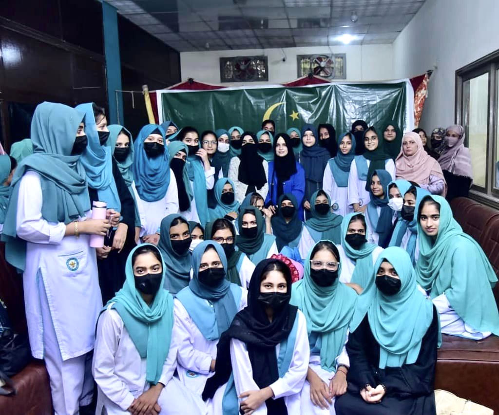 minhaj sisters sialkot event