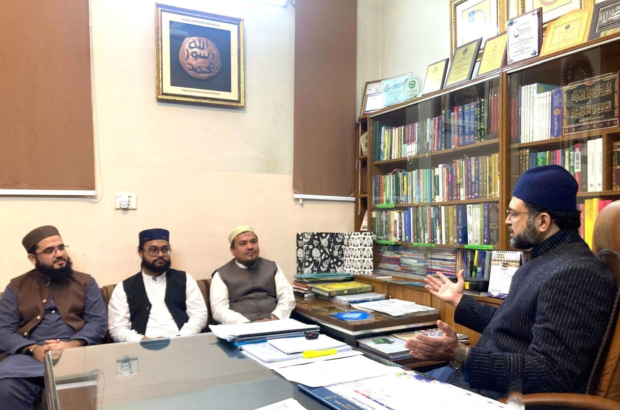 Delegation from Jamia Binoria Al-Alamia Karachi meets Dr Hassan Mohi-ud-Din Qadri