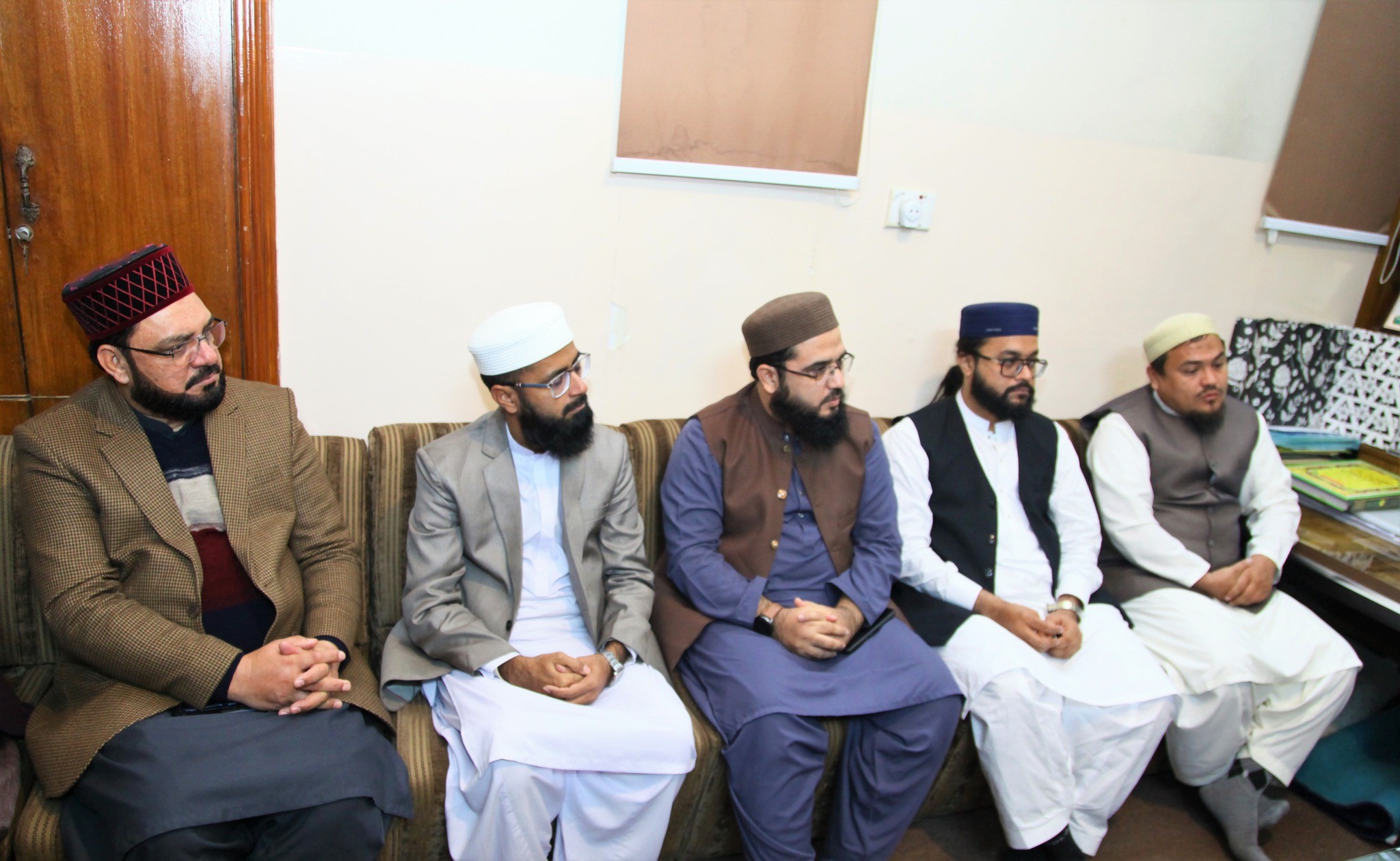 Delegation from Jamia Binoria Al-Alamia Karachi meets Dr Hassan Mohi-ud-Din Qadri