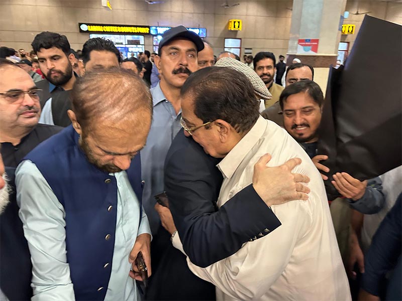 Dr Hassan Mohi-ud-Din Qadri Returns to Pakistan After UK and Europe Tour 2025