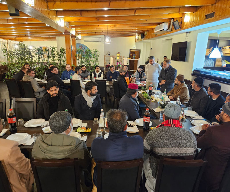 Dr. Hassan Mohiuddin Qadri Attends Community Dinner in Cento