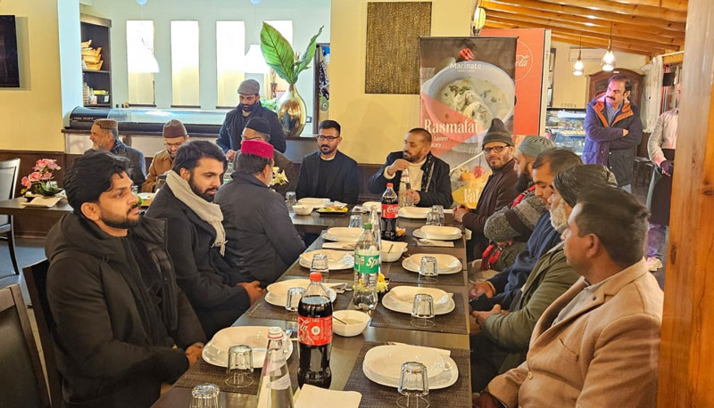 Dr. Hassan Mohiuddin Qadri Attends Community Dinner in Cento