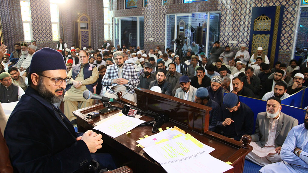 Dr. Hassan Mohiuddin Qadri addressing Jummah gathering