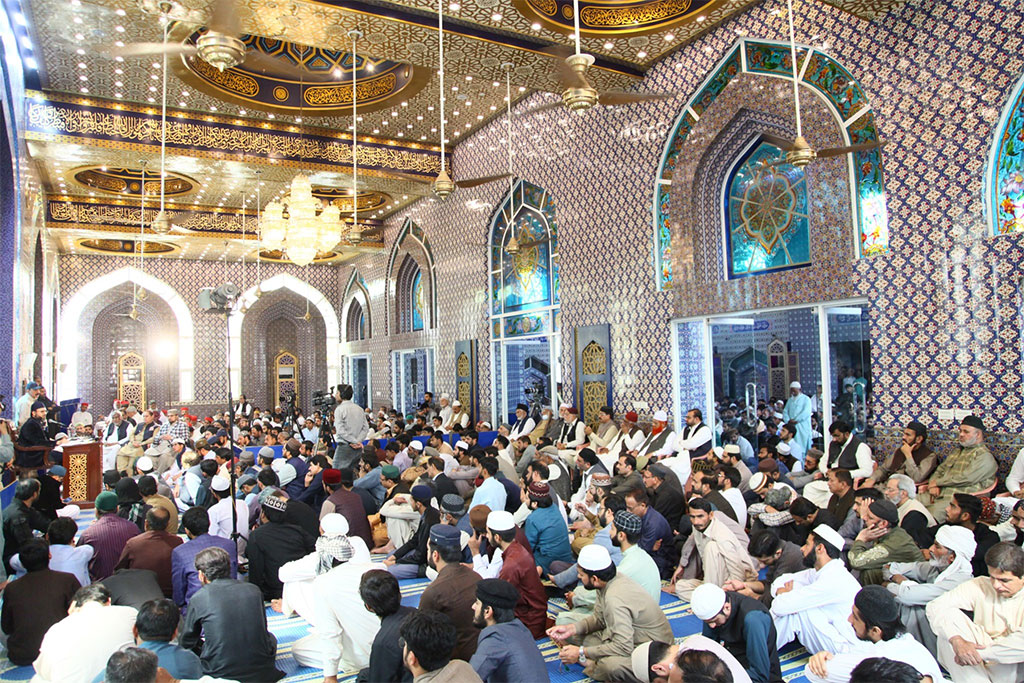 Dr. Hassan Mohiuddin Qadri addressing Jummah gathering