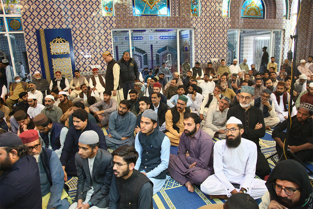 Dr. Hassan Mohiuddin Qadri addressing Jummah gathering