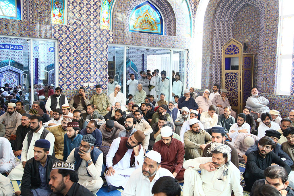 Dr. Hassan Mohiuddin Qadri addressing Jummah gathering