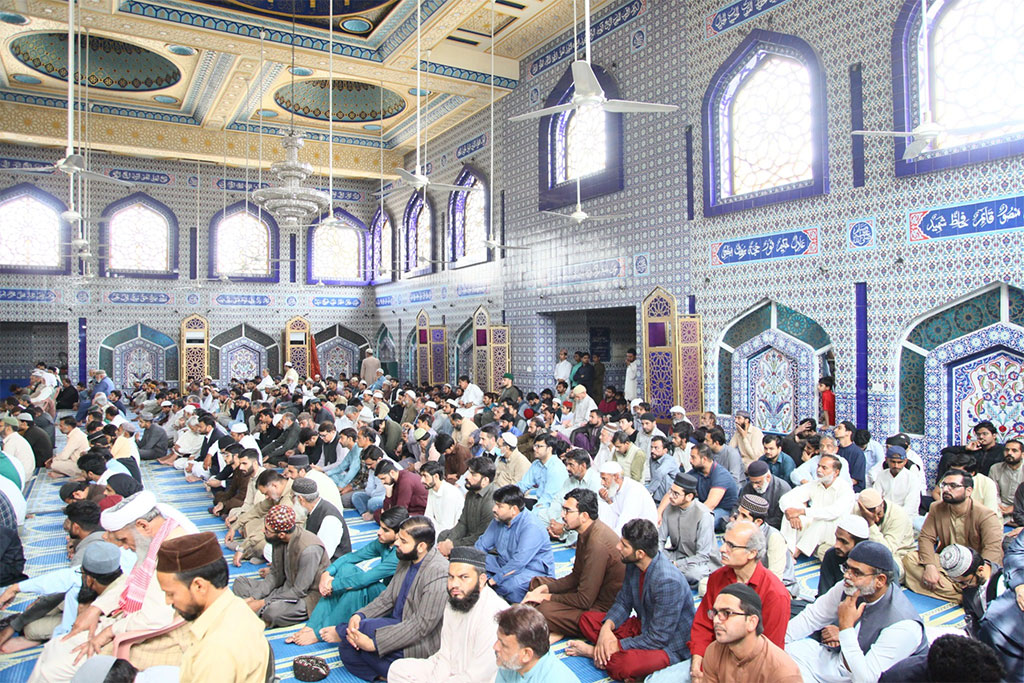 Dr. Hassan Mohiuddin Qadri addressing Jummah gathering