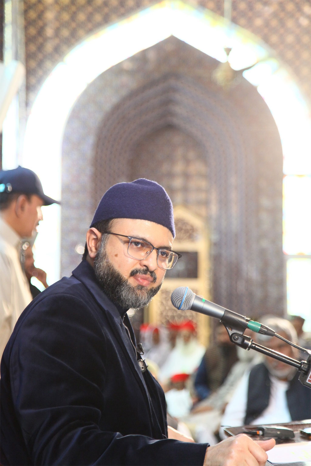 Dr. Hassan Mohiuddin Qadri addressing Jummah gathering