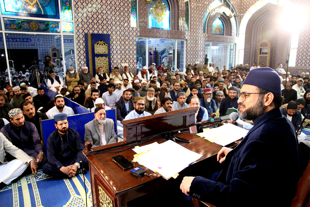 Dr. Hassan Mohiuddin Qadri addressing Jummah gathering