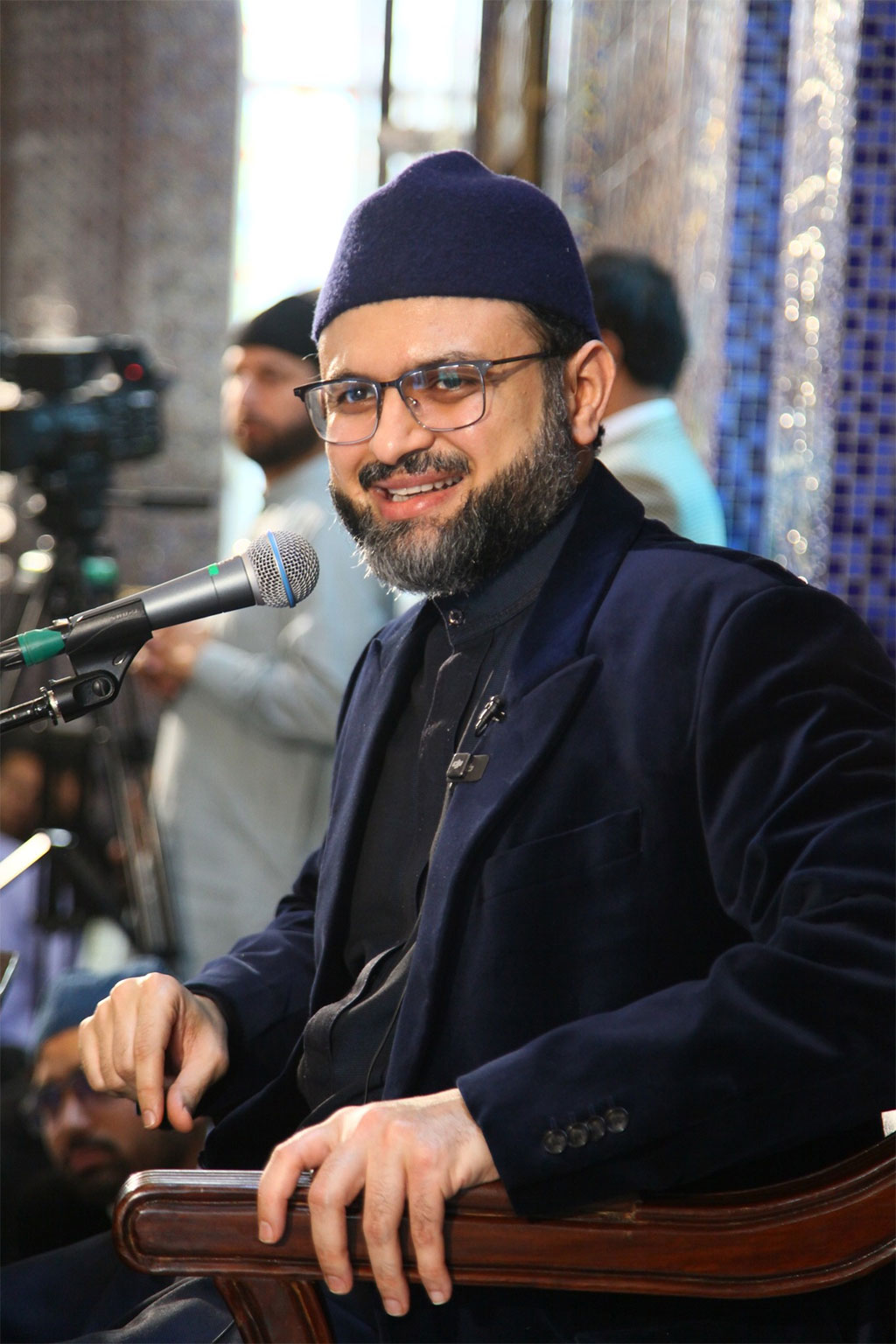 Dr. Hassan Mohiuddin Qadri addressing Jummah gathering