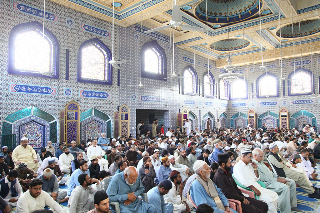 Dr. Hassan Mohiuddin Qadri addressing Jummah gathering