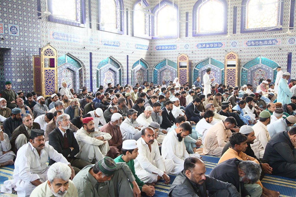 Dr. Hassan Mohiuddin Qadri addressing Jummah gathering