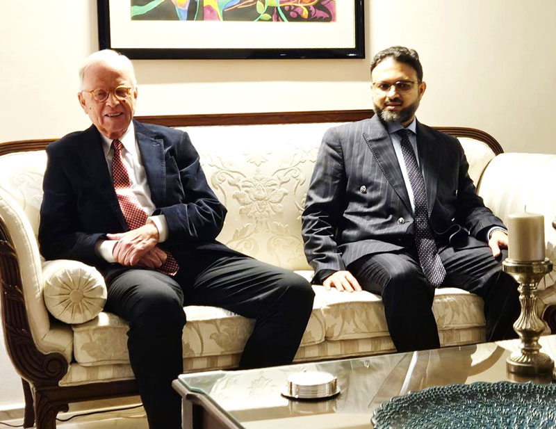 Dr. Hassan Mohiuddin Qadri Attends Exclusive Dinner with Global Leaders