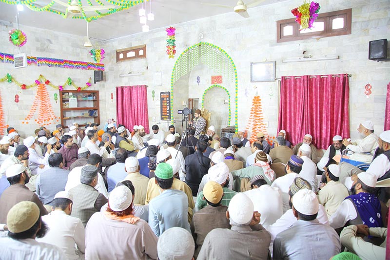 Prof Dr Hassan Mohiuddin Qadri Attends Qul Sharif at Darbar Aliya Chishtia Kamonke