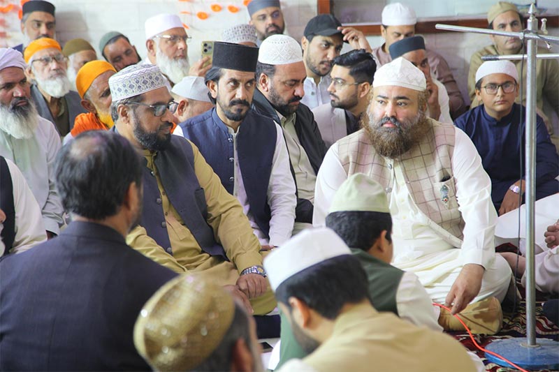 Prof Dr Hassan Mohiuddin Qadri Attends Qul Sharif at Darbar Aliya Chishtia Kamonke